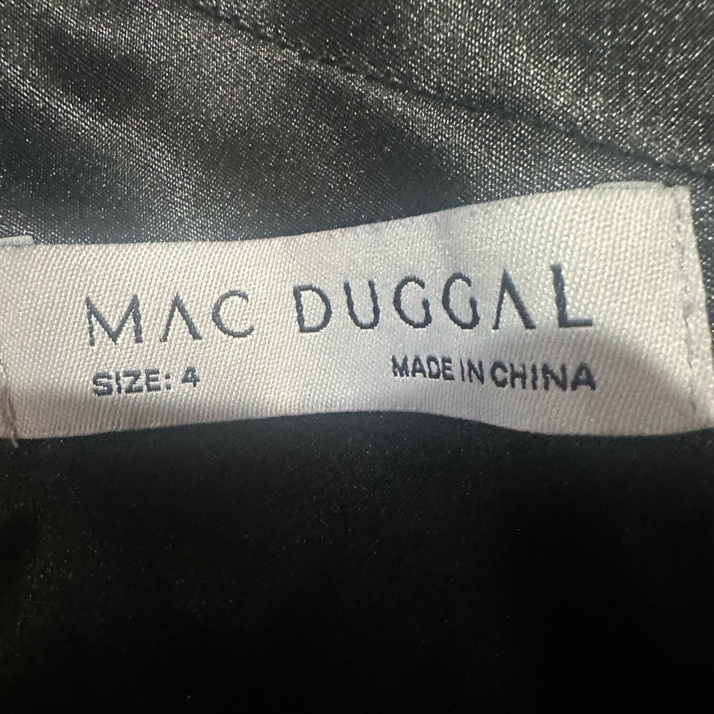 NWT SIZE 4 Mac Duggal Glittering One Shoulder Silver Dress - Picture 7 of 8